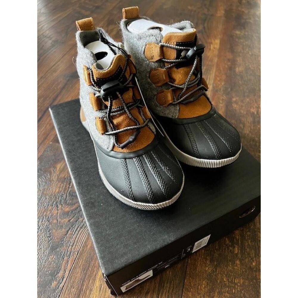 Sorel Kids Shoes in Black and Brown